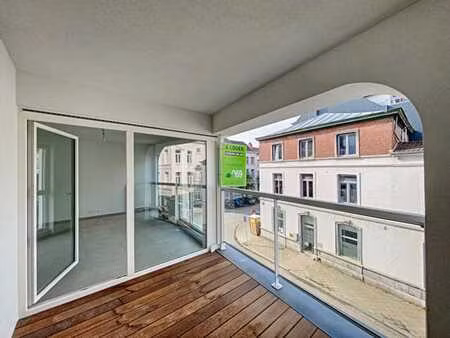 superbe appartement deux chambres avec terrasse et emplaceme