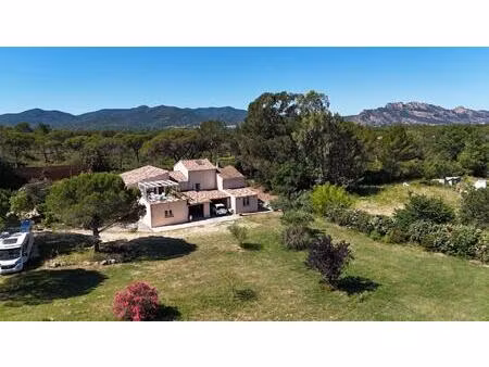 maison lumineuse avec 2 appartements indépendants – puget-sur-argens
