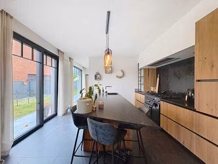 maison lumineuse avec cuisine ouverte à vendre à waasmunster