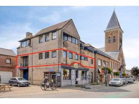 ? ruim en lichtrijk appartement met 2 slaapkamers  terras...
