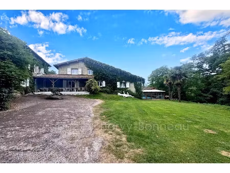 vente maison 12 pièces 270 m² à montjoie-en-couserans (09200)  580 000 €