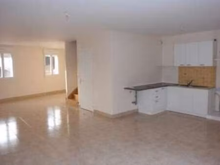 location maison à fougères (35300) : à louer / 95m² fougères