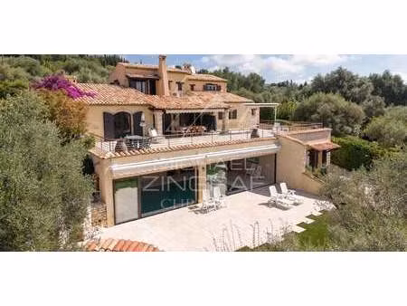 villa avec piscine tourrettes-sur-loup (06)