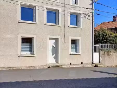 belle petite maison à valprivas 70 m² deux chambres et jardin 92 000