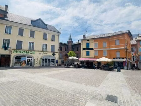 square habitat hautes alpes embrun- vars neige et soleil