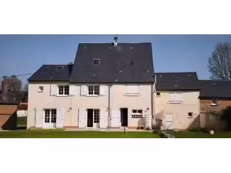 élégante maison familiale de 231 m² – 4 chambres – terrain arboré de 2 390 m² – axe paris.