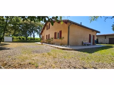 dpt landes (40)  à vendre à samadet  maison t5 162 m² et dépendances sur 2482 m² de terrai