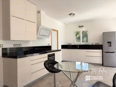 villa 120 m²   garage 126 m²  vue imprenable sur le ventoux et les monts environnants