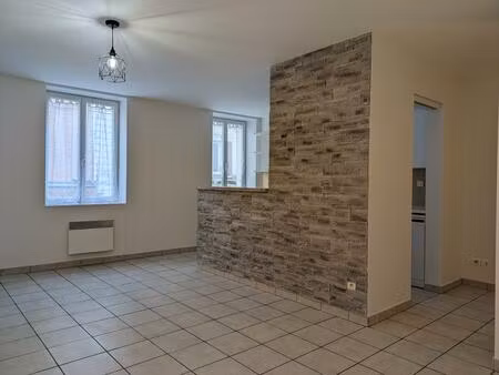 appartement 2 pièces au cœur de bourgoin jallieu