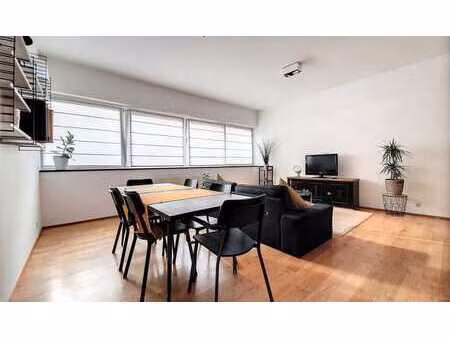superbe appartement 2 chambres meublé avec terrasse!