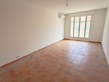 grand 2p 62m2 balcon - nice musiciens