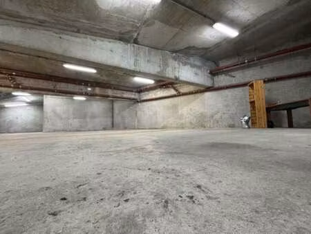 location local d’activités courbevoie 92400 990m²