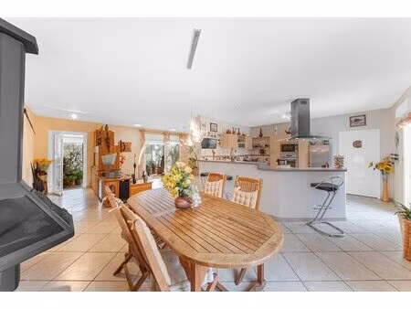 côte chalonnaise   maison à givry de 170 m² avec 4 chambres