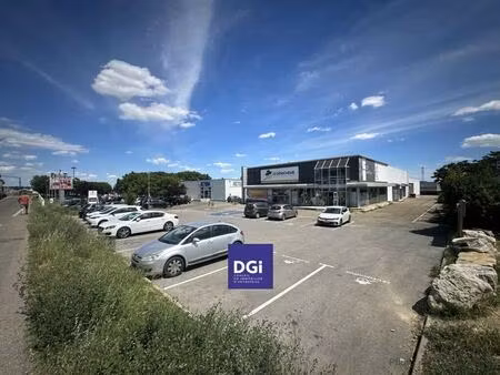 location commerce nimes 30900 685m²