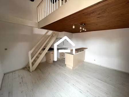 a louer : t2 en duplex d'env 33m² à st michel (31400)