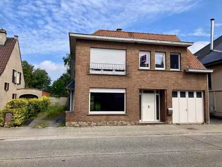maison 3 faç.  à rafraîchir  avec jardin  3 ch.à.c. & garage
