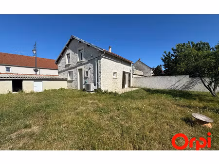 location maison  90.29 m² t-3 à marchais  724 €