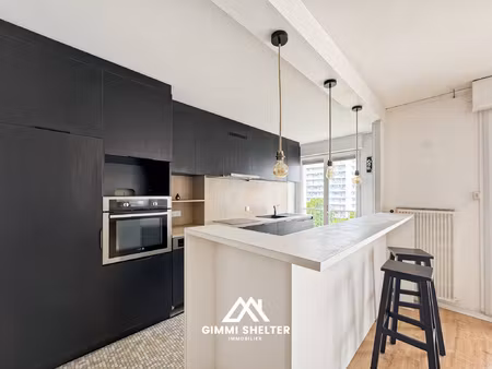 appartement t3 de 82 73 m2 avec garage  balcon et ascenseur