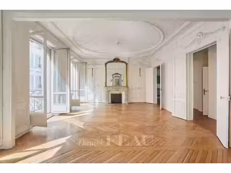 paris viiie – proche elysée / rue royale – 2e étage – 157 m² - 4 chambres