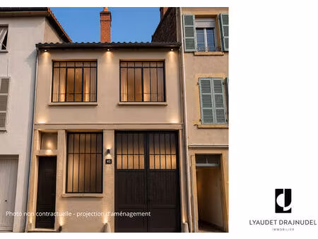 appartements  maison de ville ou immeuble : un projet unique au centre de charlieu de 300 