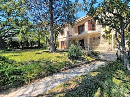 maison de 174 m² sur terrain arboré de 1 000 m² – villeneuve-lès-avignon