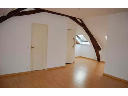 location appartement  m² t-3 à saint-satur  510 €