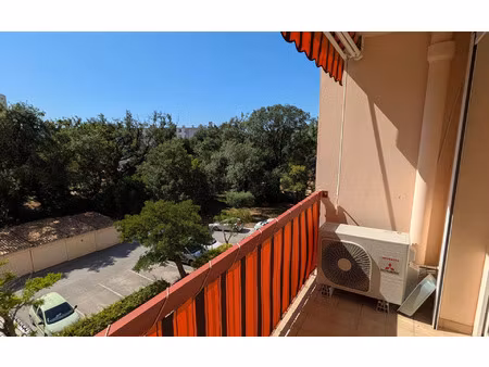 location appartement  69.48 m² t-3 à toulon  951 €