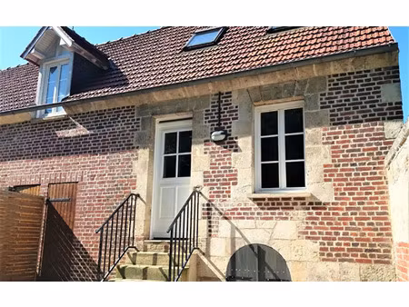 location maison  m² t-2 à chevincourt  695 €