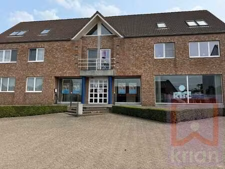 bemeubeld - ruim 2-slaapkamer appartement met terras en g...