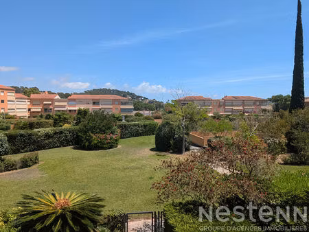 charmant appartement 1 pièce à vendre à la londe-les-maures - calme et lumineux