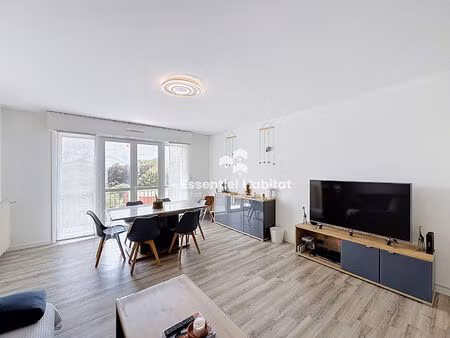 appartement spacieux 5 pièces.