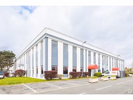 location bureaux 175 m² à 2 143 m²
