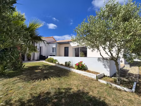 pavillon récent de 90 m2 - 3 chambres à l'aiguillon-sur-vie