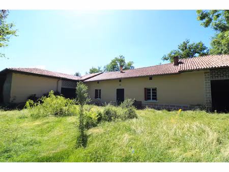 authentique maison de campagne  dépendances  sur 5632m2 de t