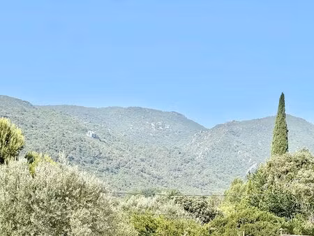 terrain à bâtir de 1 216 m²