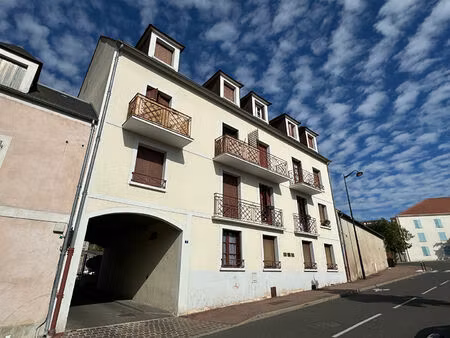 appartement 2 pièces de 50 m² à étampes  quartier saint-martin - au dernier étage avec asc