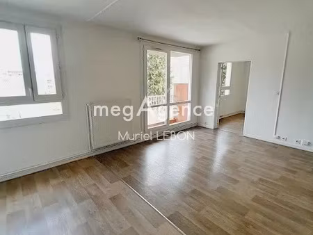 vente appartement 5 pièces 78 m² à fougeres (35300)  108 000 €