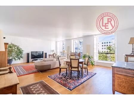 appartement paris 3e - 3 chambres - 145m²