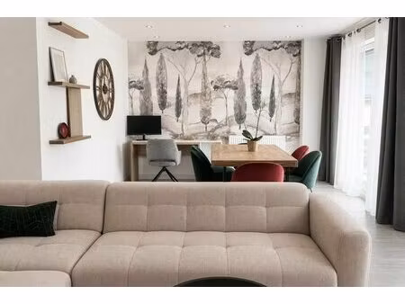 spacieux t3 rénové avec balcon à trappes