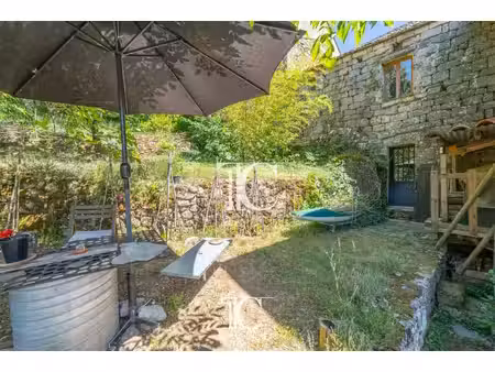 chambonas 07140 - maison de hameau en pierres 109m² - 2 chambres - 2842m² de terrain...