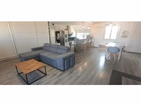 maison entièrement rénovée de 7 pièces de 132 m² habitables (178 m2 au sol) sur une...
