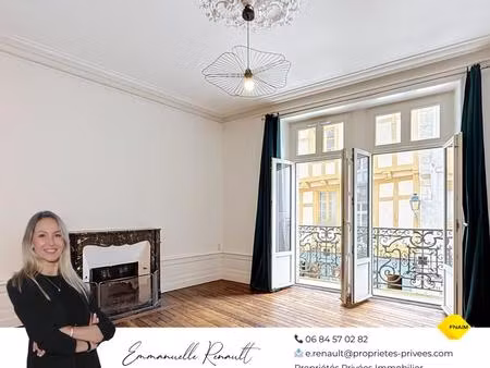 vannes intramuros · appartement de caractère de 72 m² avec vue sur les colombages