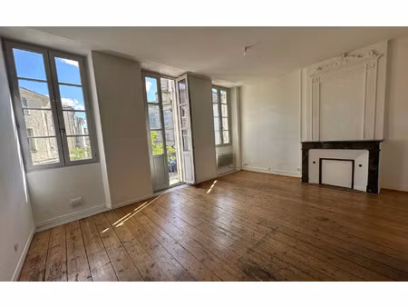 location appartement  m² t-2 à langon  520 €