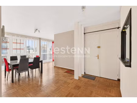 appartement 2 chambres 2 balcons avec garage quartier robien