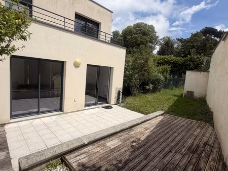 pavillon mitoyen de 73.80 m2 / saint-acheul / place de parki
