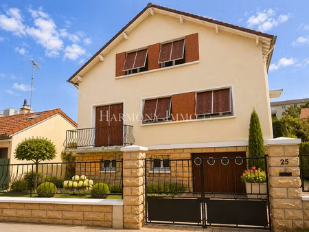 maison familiale indépendante avec sous-sol total