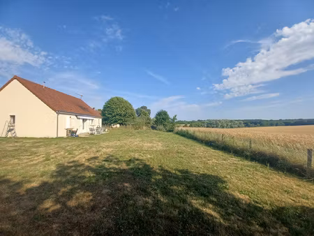 pavillon indépendant de 2010  en campagne et proche de la ch