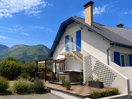 maison familiale avec vue panoramique sur le lac et les pyrénées arcizans-avant