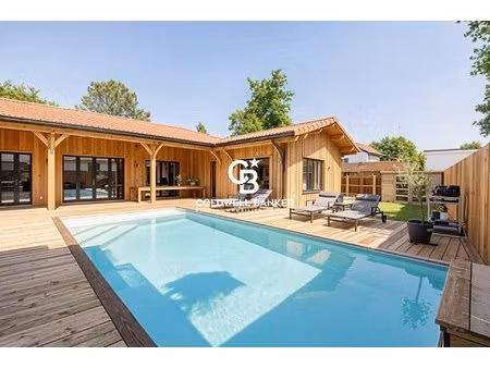 belle contemporaine ossature bois ares