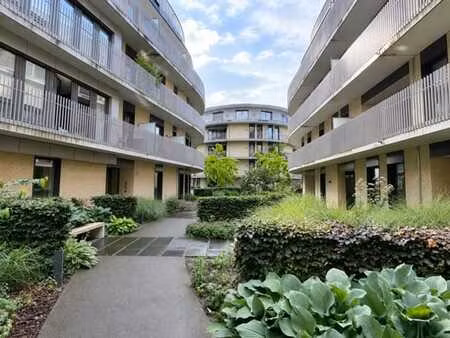 superbe penthouse 3ch au coeur de lln et à 2 pas du lac